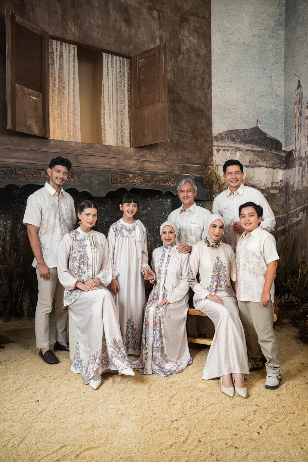 Meutia Dress in Ivory Pearl - Gambar 4