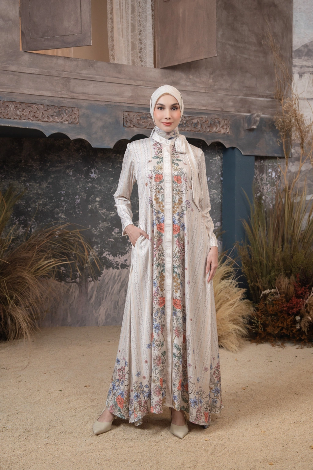 Meutia Dress in Ivory Pearl