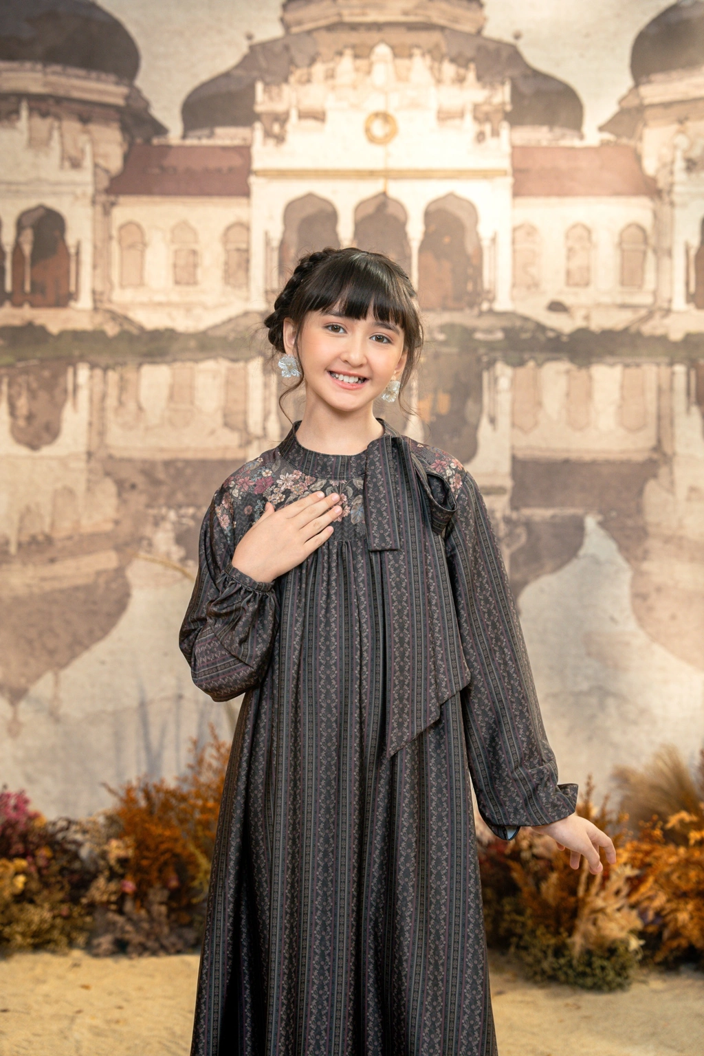 Meutia Dress Kids in Charcoal Black - Gambar 2