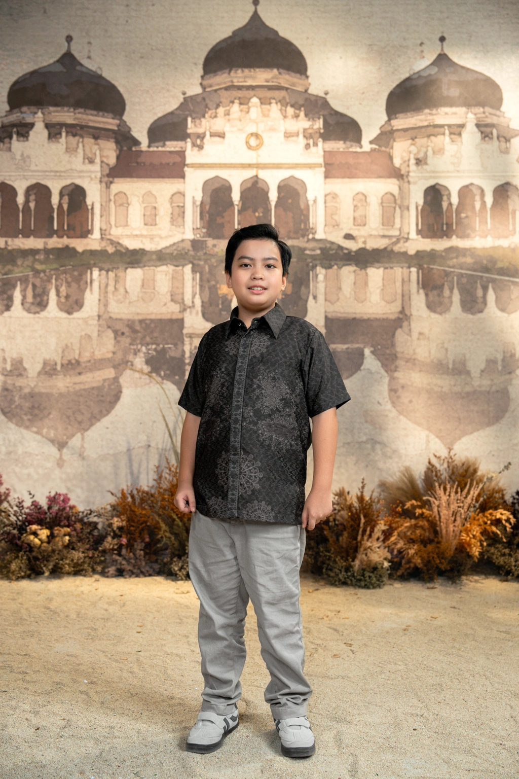 Meutia Shirt Boys in Charcoal Black - Gambar 3