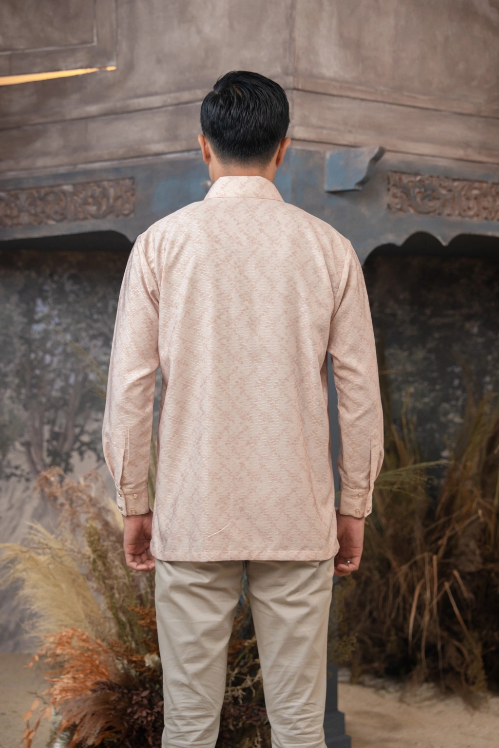 Meutia Shirt Men in Woodrose - Gambar 4