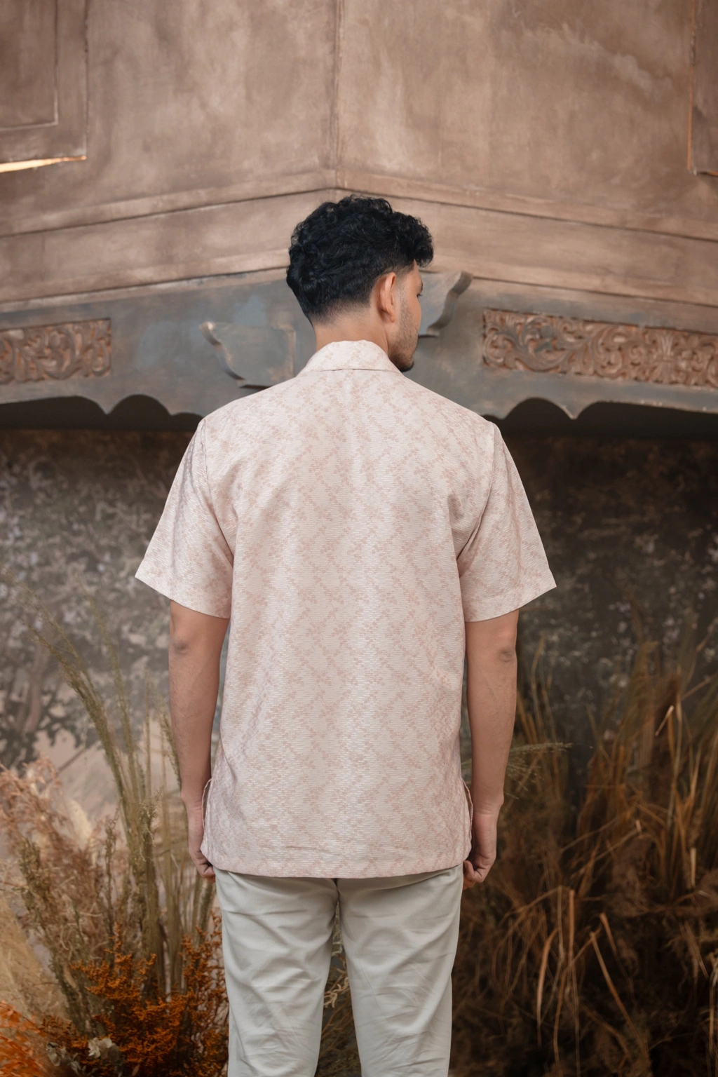 Meutia Shirt Men in Woodrose - Gambar 3