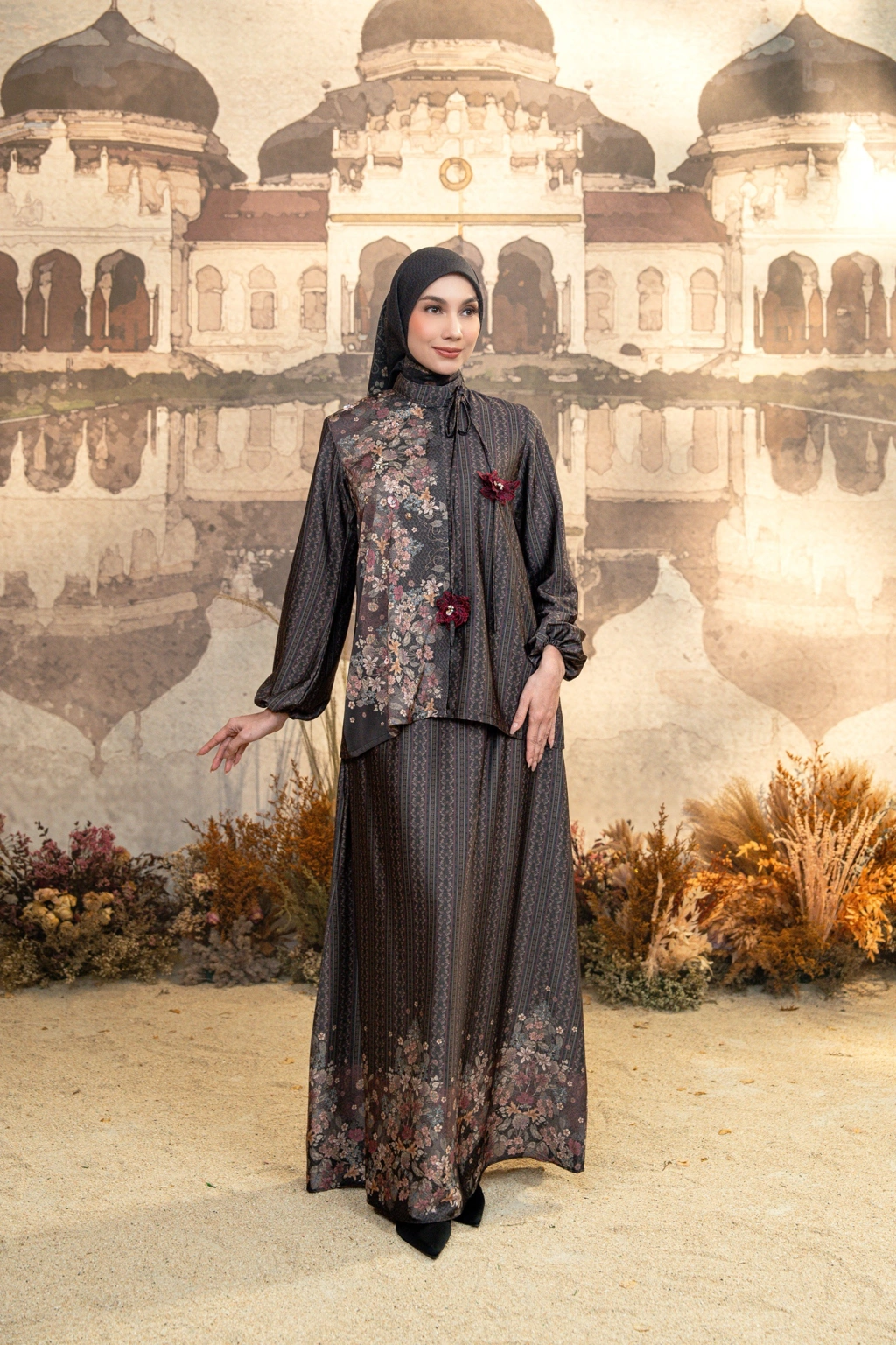 Meutia One Set in Charcoal Black - Gambar 5