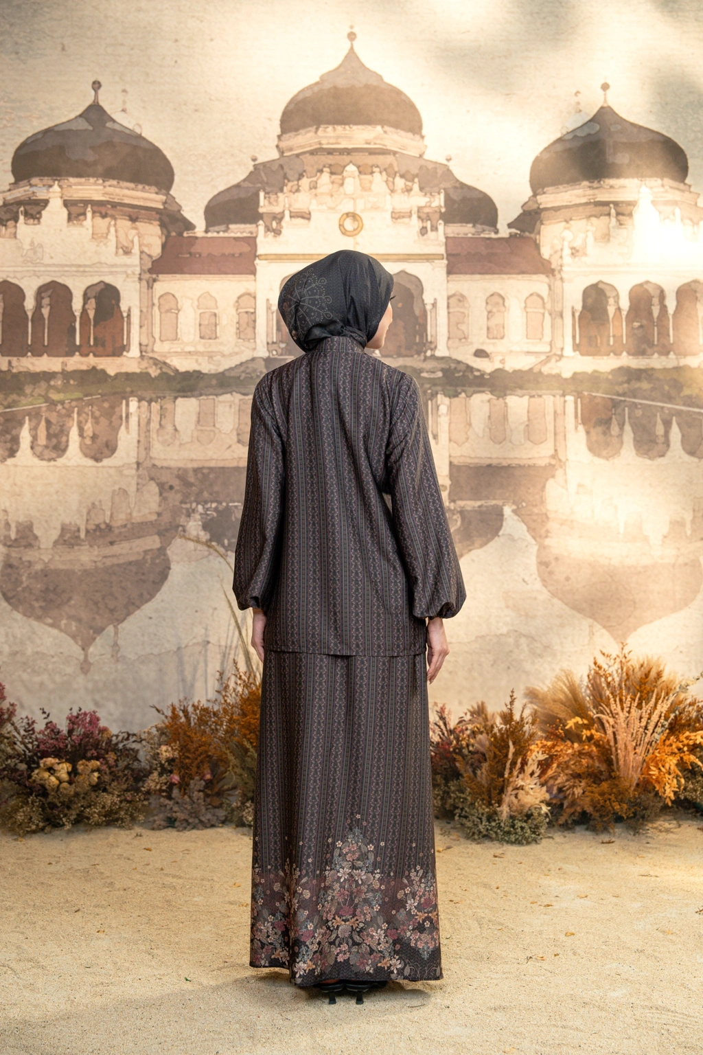 Meutia One Set in Charcoal Black - Gambar 2