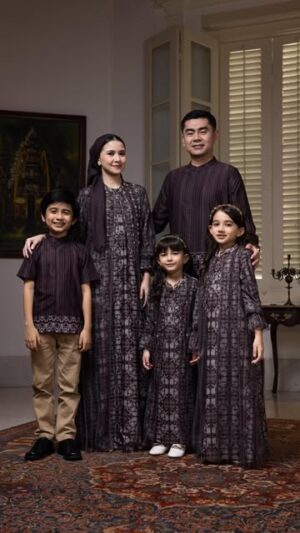 MANOHARA SIGNATURE - MAHOGANY