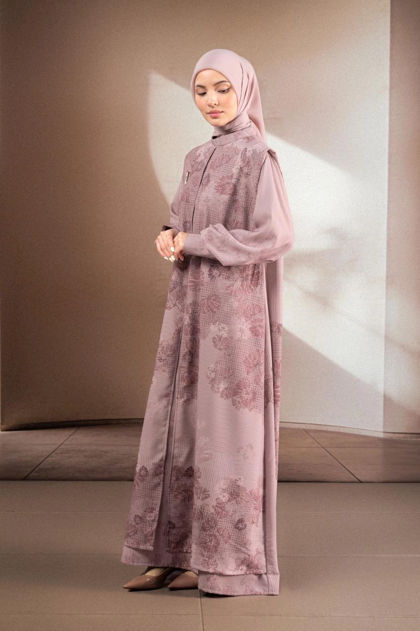 GAUN BERMOTIF ELOK KUSUMA