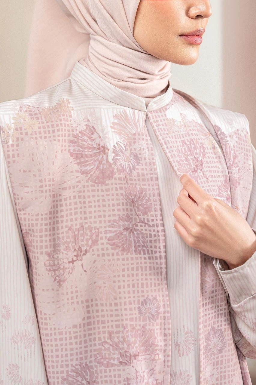 GAUN BERMOTIF ELOK PUSPA - Gambar 2