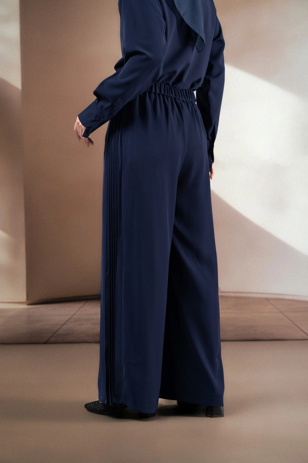 CELANA BERLIPAT ELOK SWARGA - Gambar 3