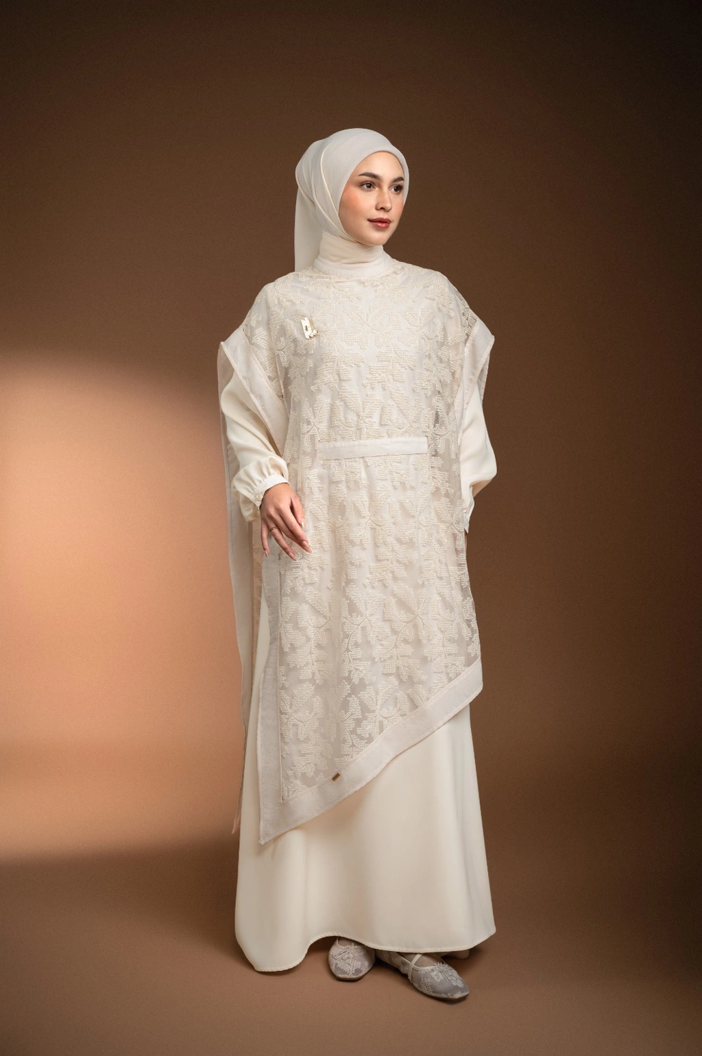 GAUN BERLAPIS RENJANA BINAR