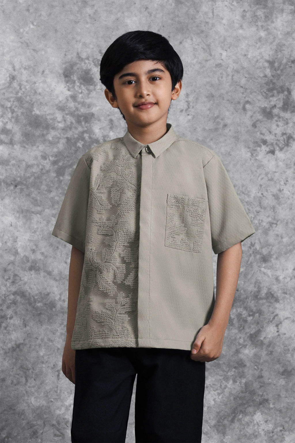 Kemeja Anak Brukat Saku Renjana Tenun