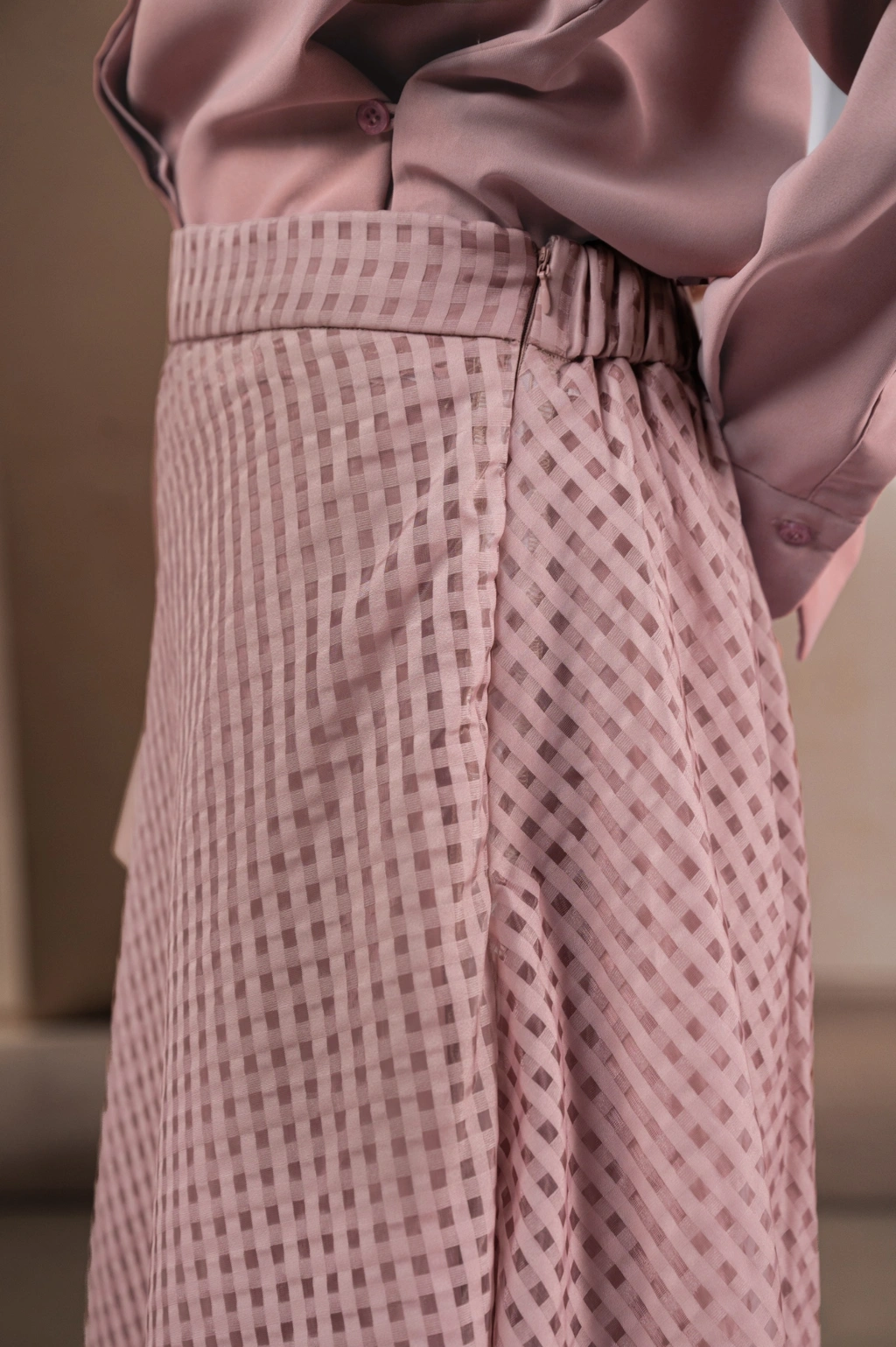 ROK ORGANZA ELOK KUSUMA - Gambar 3