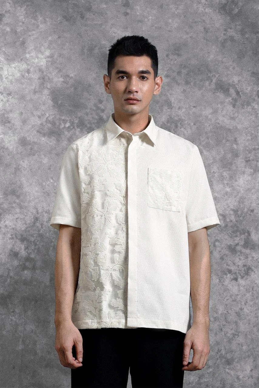 Kemeja Brukat Saku Renjana Lengan Pendek Binar - Gambar 2